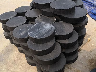连州市板式橡胶支座由若干层橡胶片与薄钢板经加压硫化
